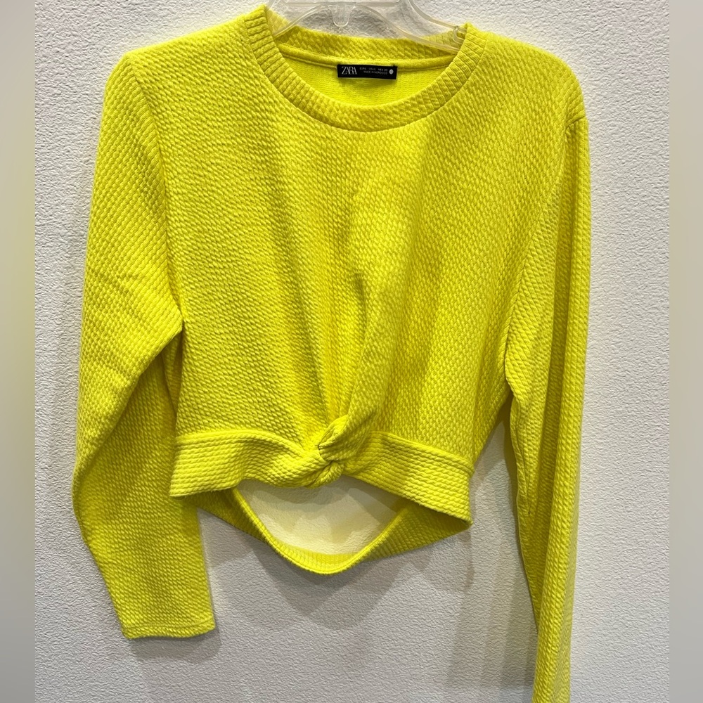 Beautiful yellow crop sweater in size large